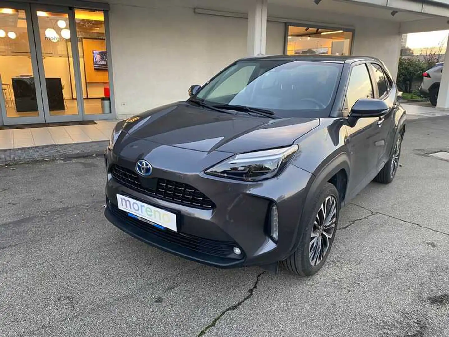 Toyota Yaris Cross 1.5h Lounge 116 CV e-cvt 2WD Gris - 1