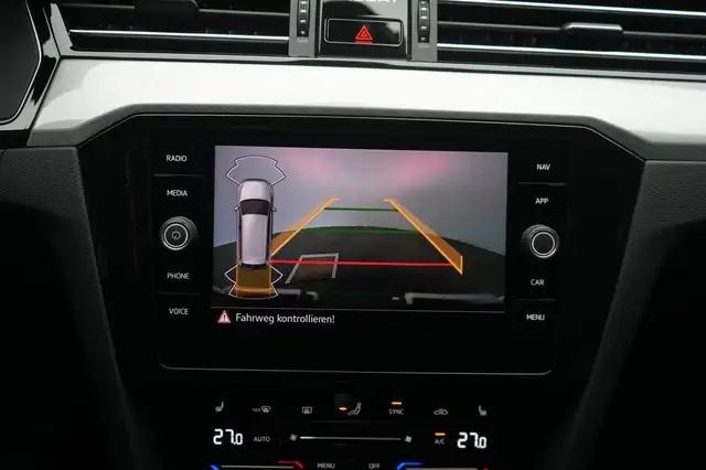 Volkswagen Passat view 15