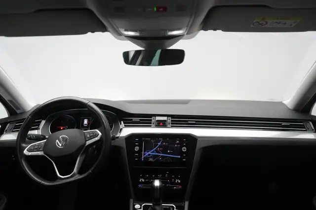 Volkswagen Passat view 14