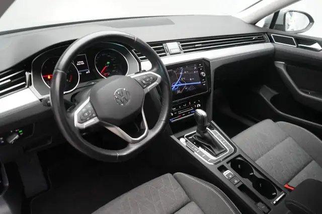 Volkswagen Passat view 13