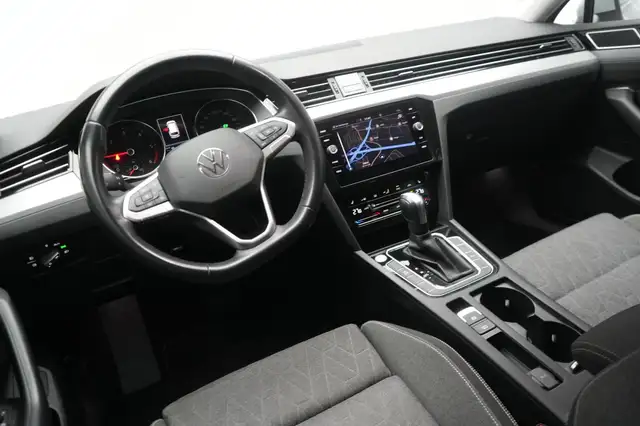Volkswagen Passat view 12