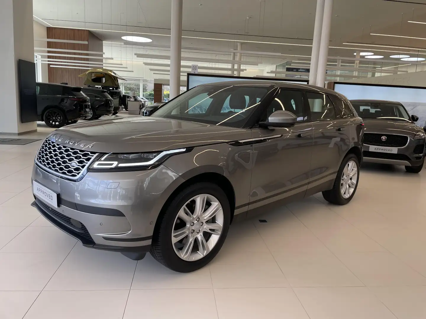 Land Rover Range Rover Velar 2.0D S Grijs - 1