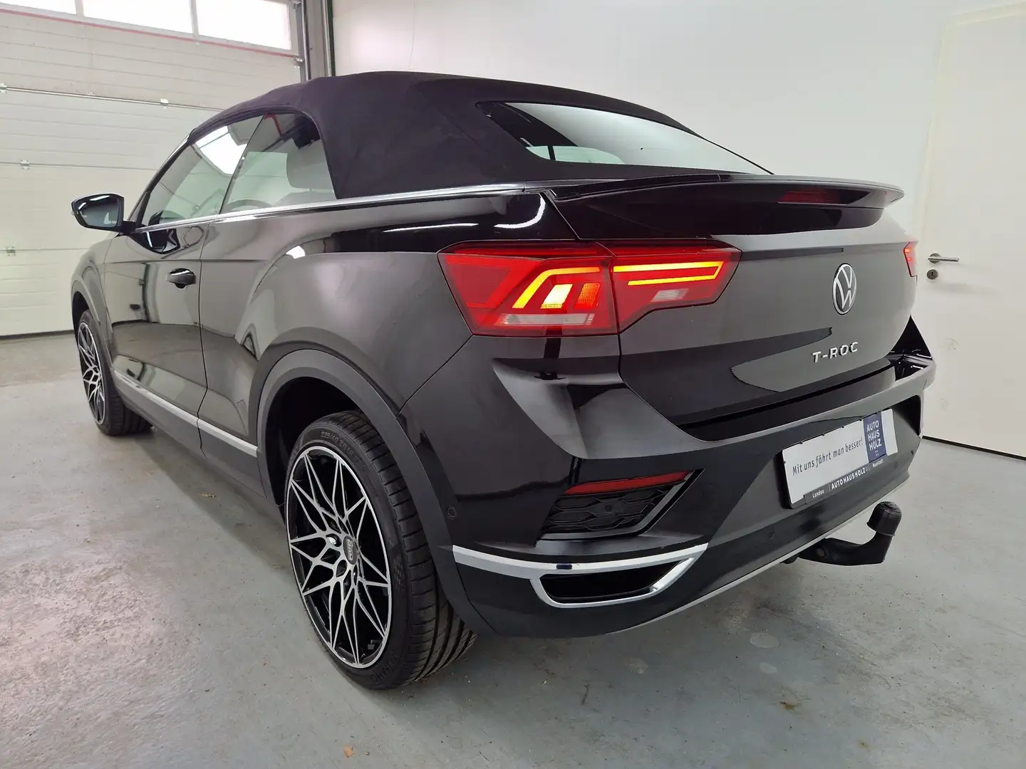 Volkswagen T-Roc Cabriolet 1.5 TSI Style AHK ACC Navi Schwarz - 2