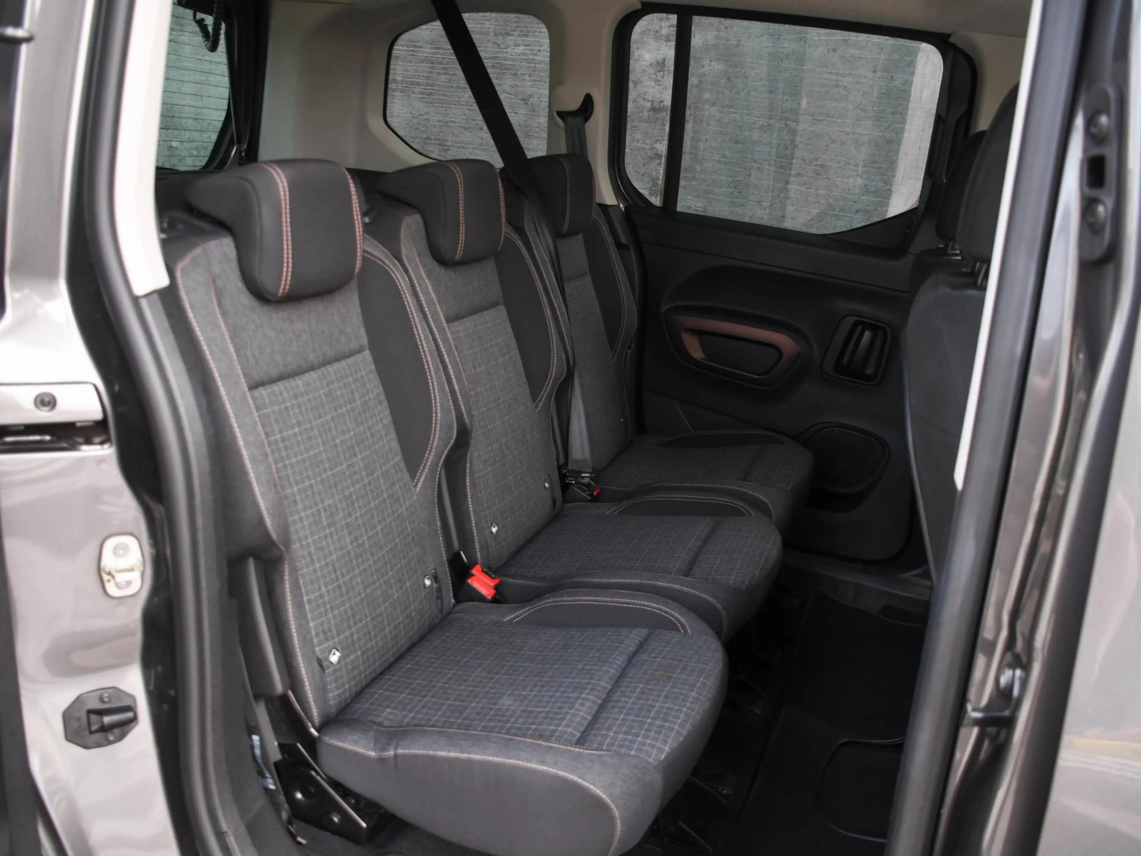 Peugeot Rifter GT 1.2 Puretech 130pk Automaat NAVI | 17''LM | DOD — photo 12