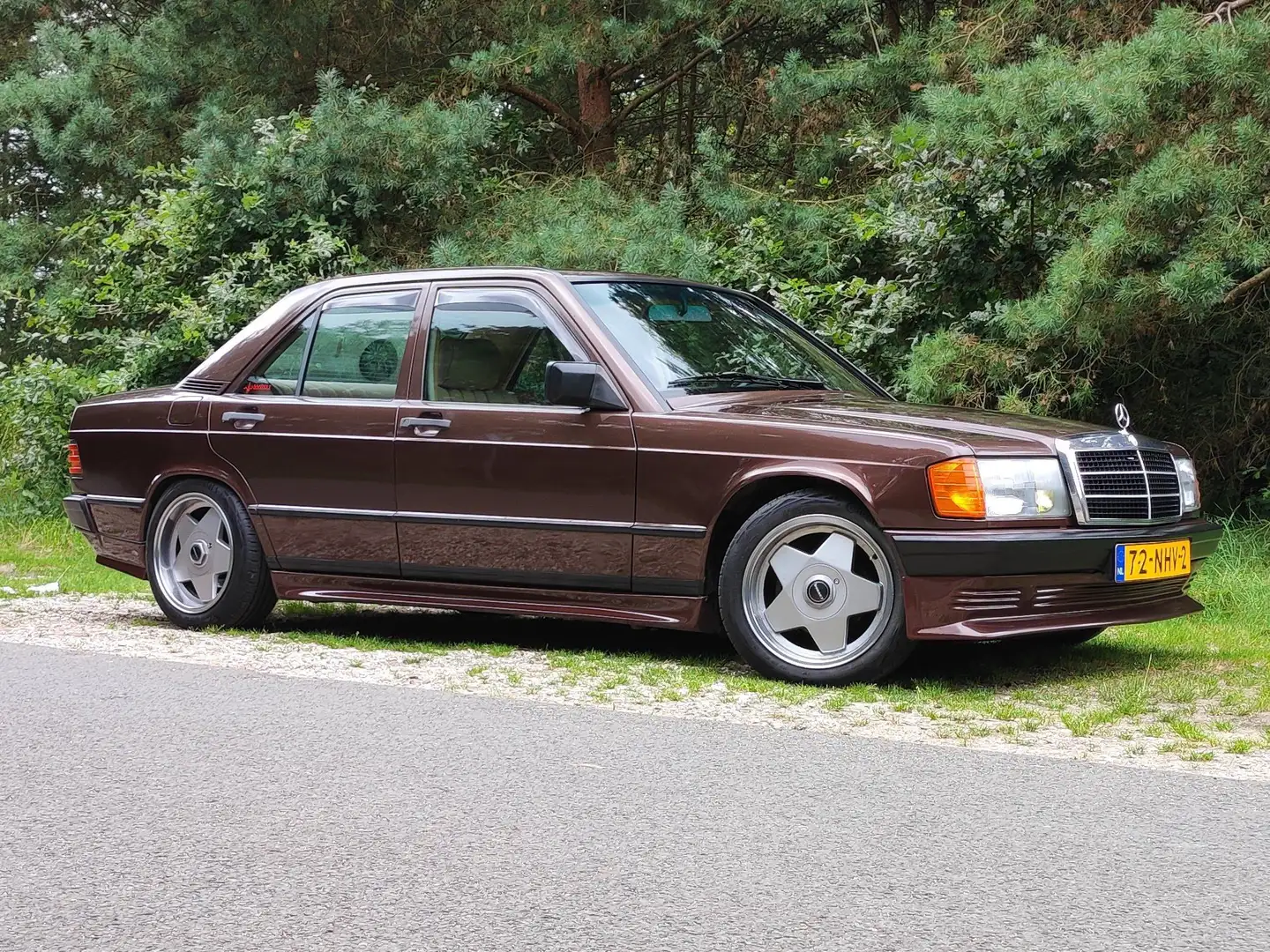 Mercedes-Benz 190 190+2.0 Brown - 2