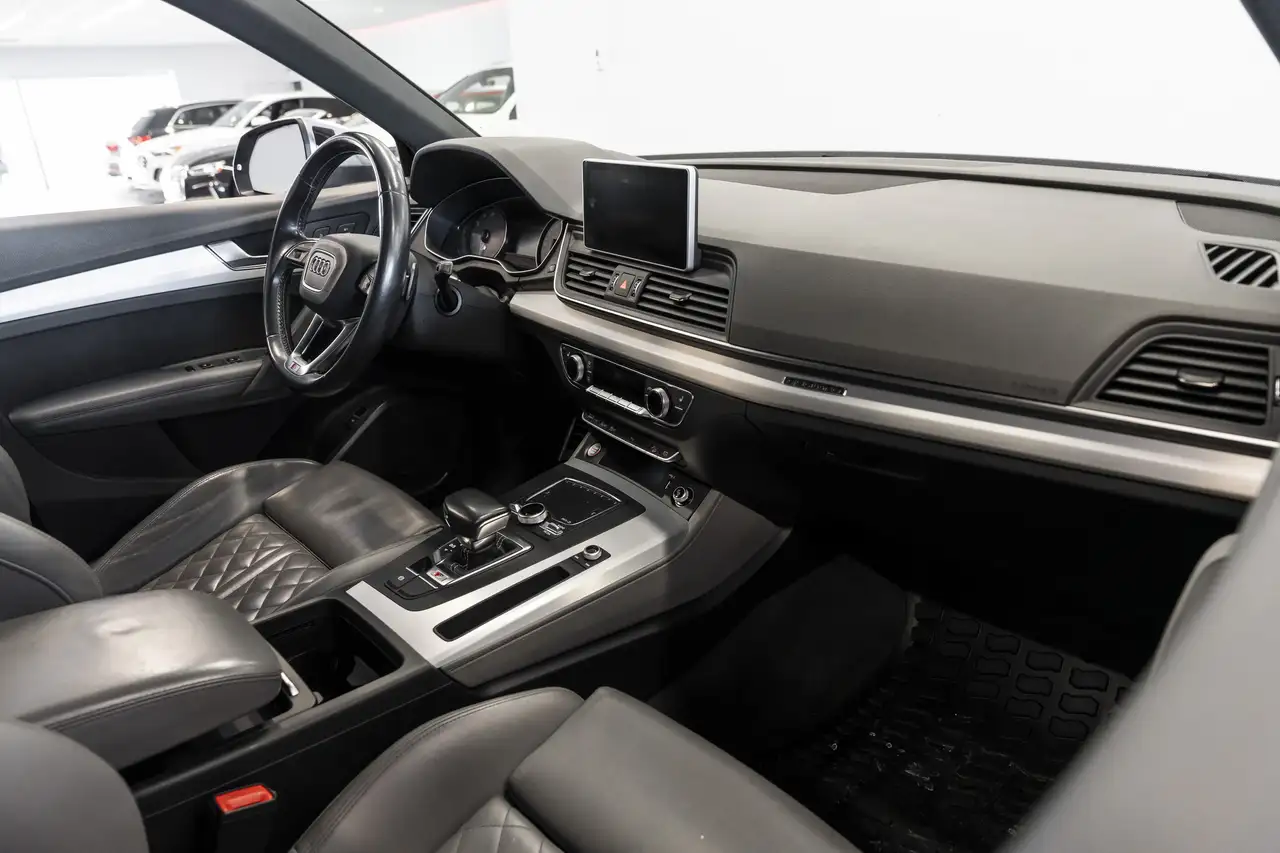 Audi SQ5 снимка Audi SQ5
