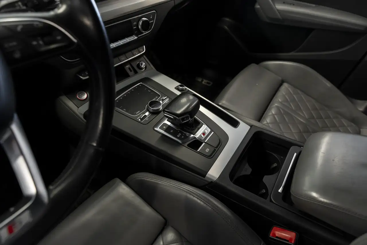 Audi SQ5 снимка Audi SQ5