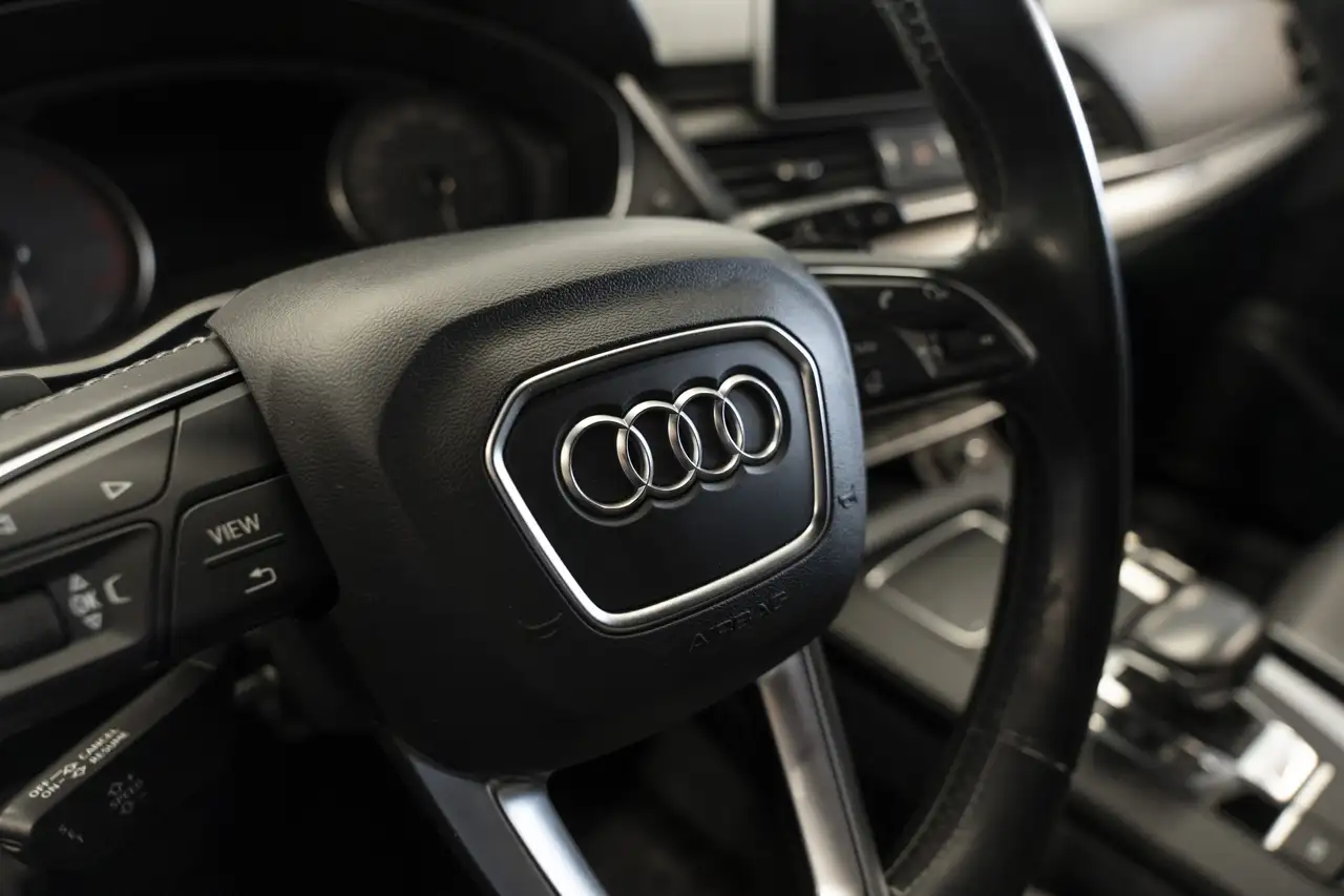 Audi SQ5 снимка Audi SQ5