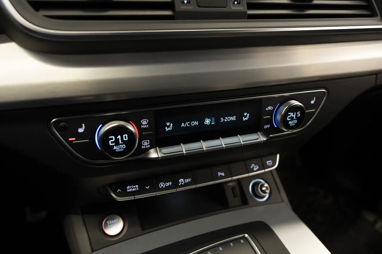 Audi SQ5 снимка Audi SQ5
