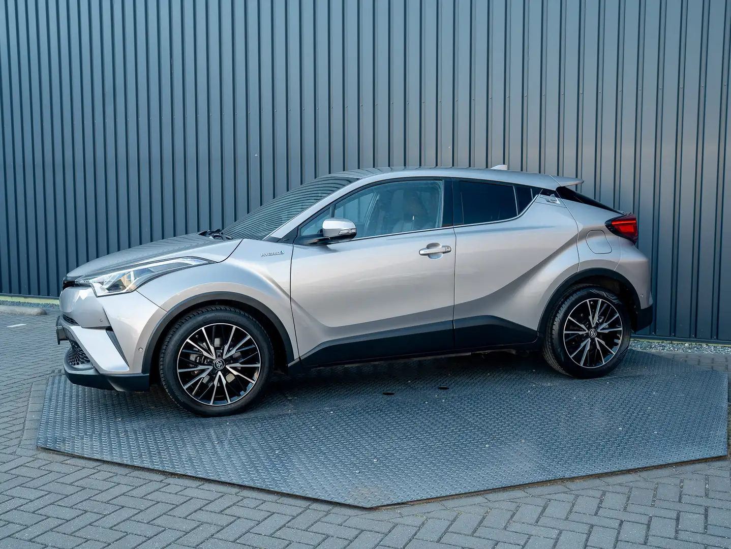Toyota C-HR 1.8 Hybrid Executive | Dodehoek sensoren | Camera Gris - 2