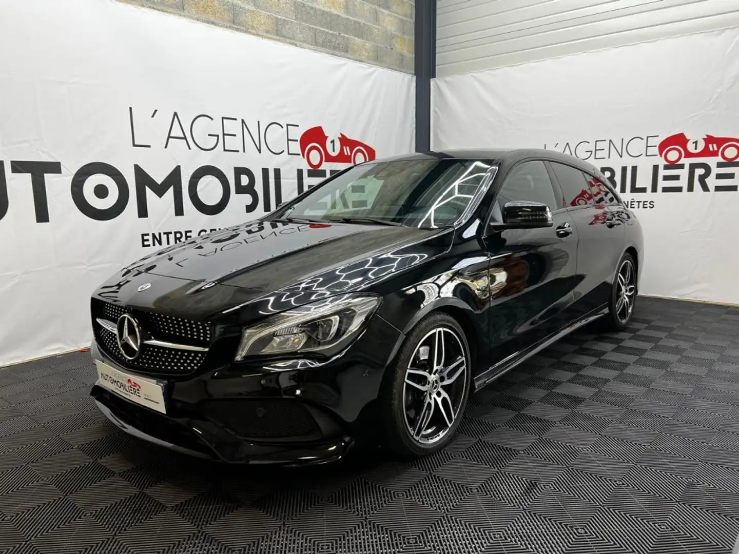 Mercedes-Benz CLA 220 Classe 220d Fascination 7G-Tronic Schwarz - 1