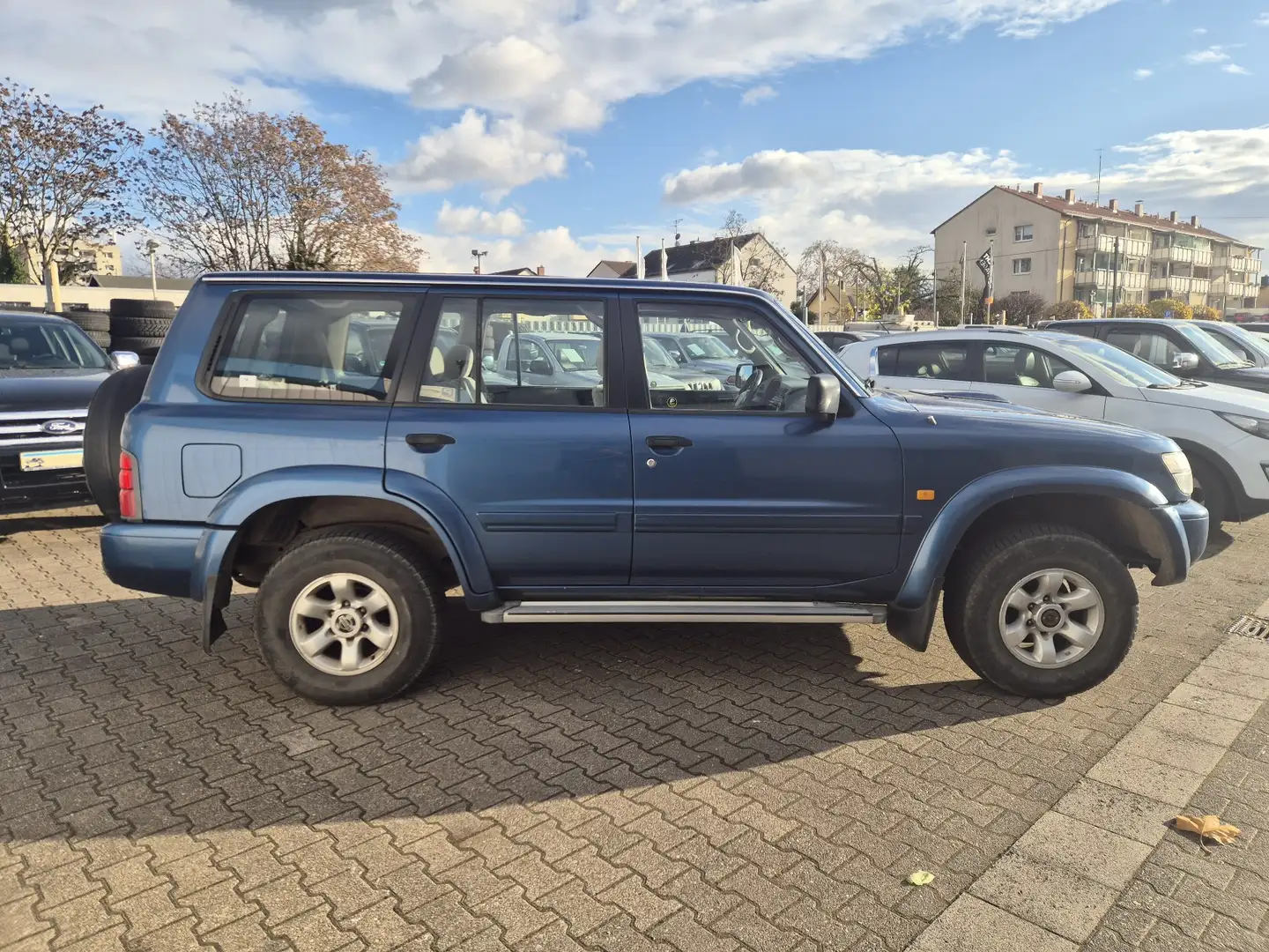 Nissan Patrol GR 3.0 Blau - 2