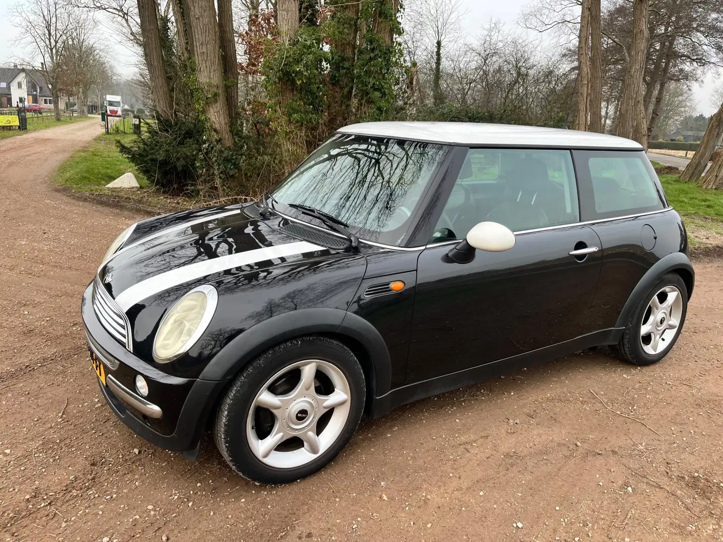 MINI Cooper Mini 1.6 Pepper Schwarz - 1
