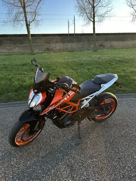 KTM 390 Duke - foto 2