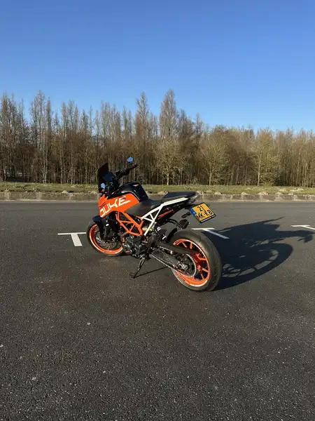 KTM 390 Duke - foto 3