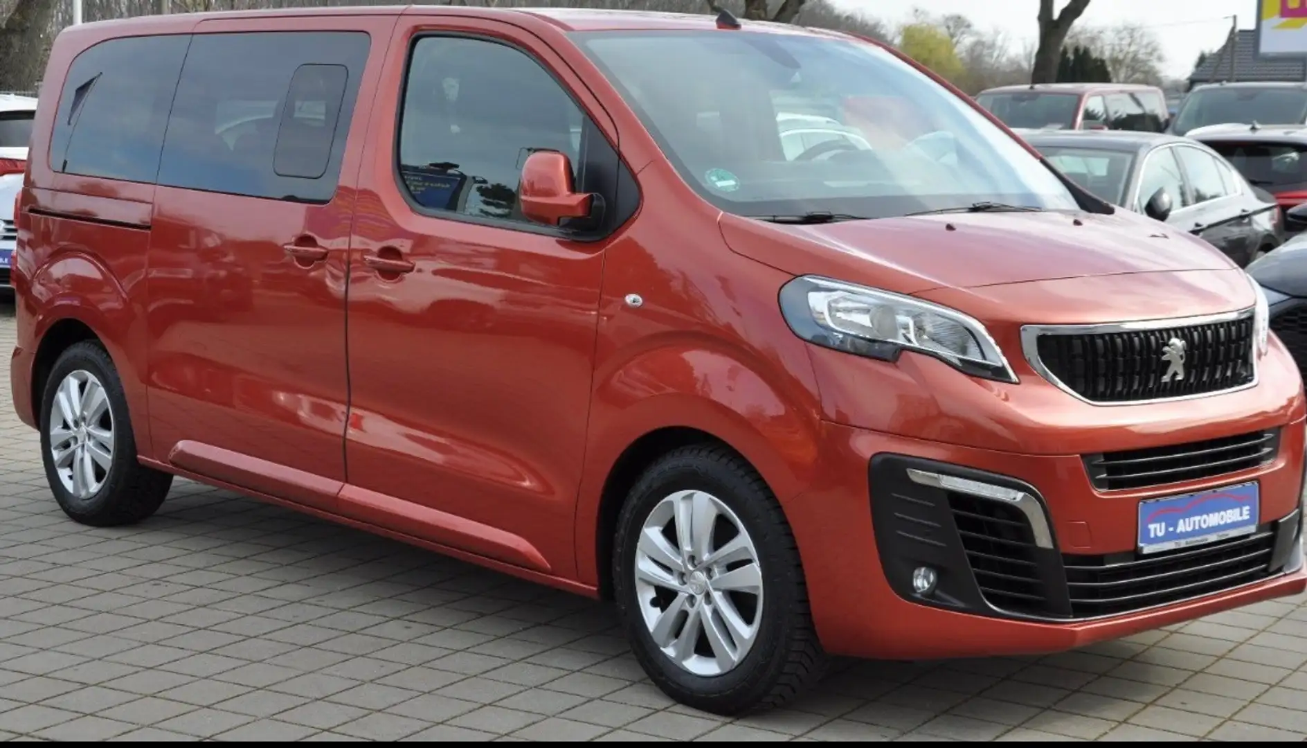 Peugeot Traveller Traveller L2 2.0 BlueHDi 150 Allure Красный - 1