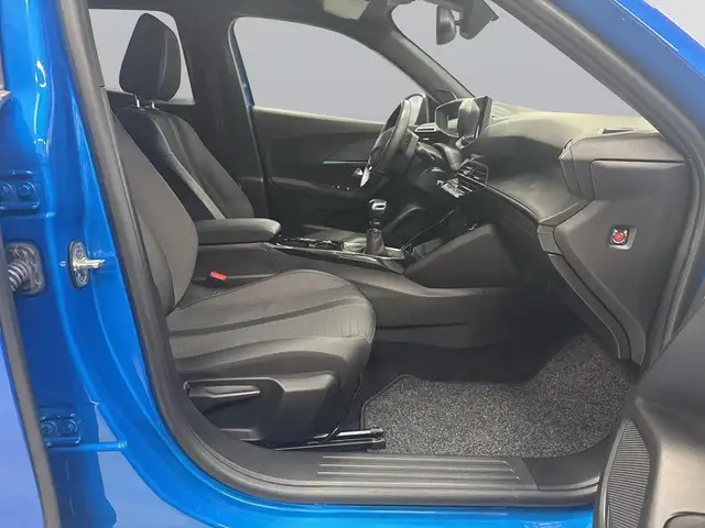 Peugeot 2008 view 11