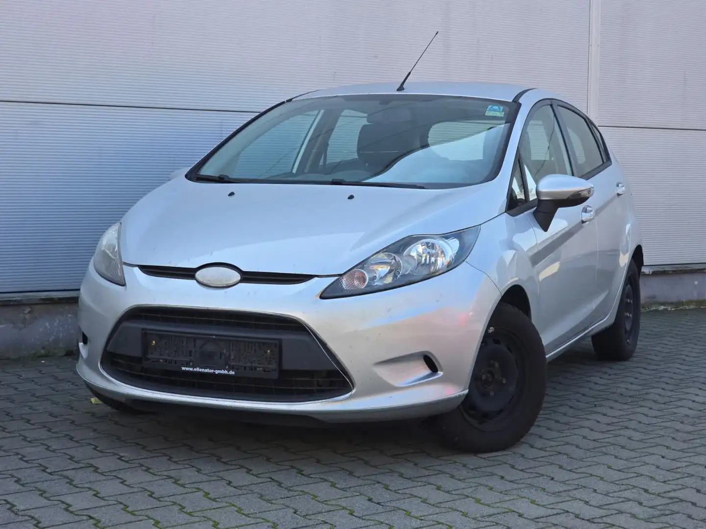 Ford Fiesta Trend Silber - 2