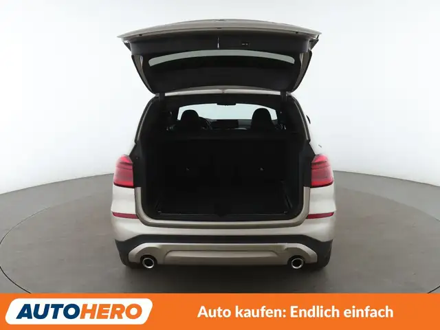 BMW X3 view 16