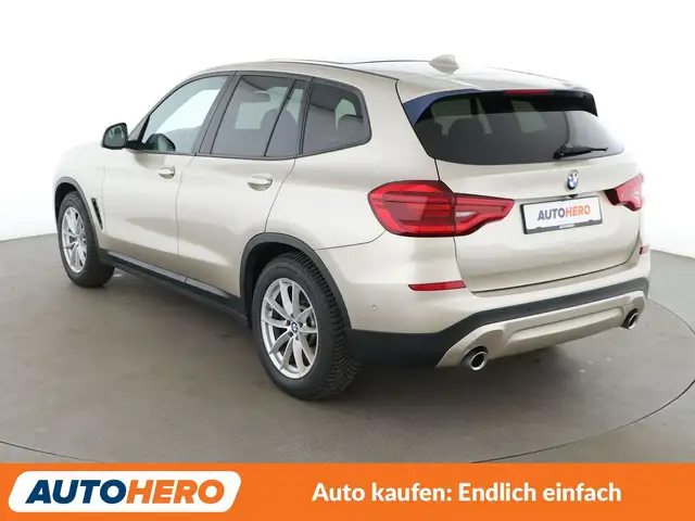 BMW X3 view 4