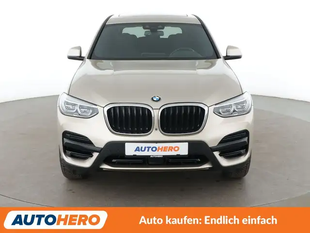 BMW X3 view 9
