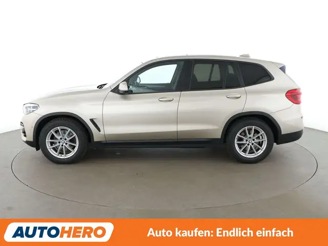 BMW X3 view 3