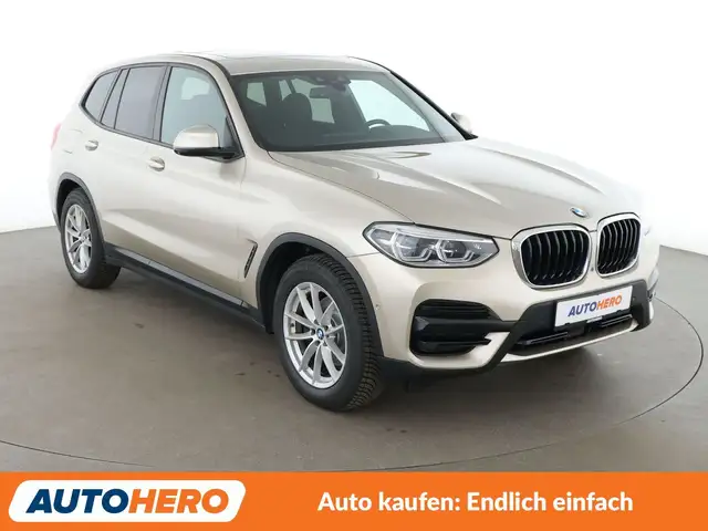 BMW X3 view 8