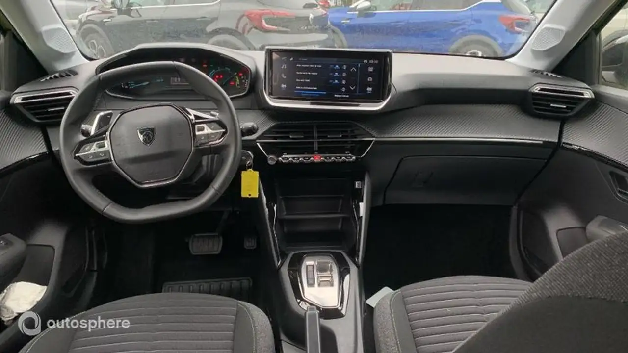 Peugeot 208 208 — photo 11