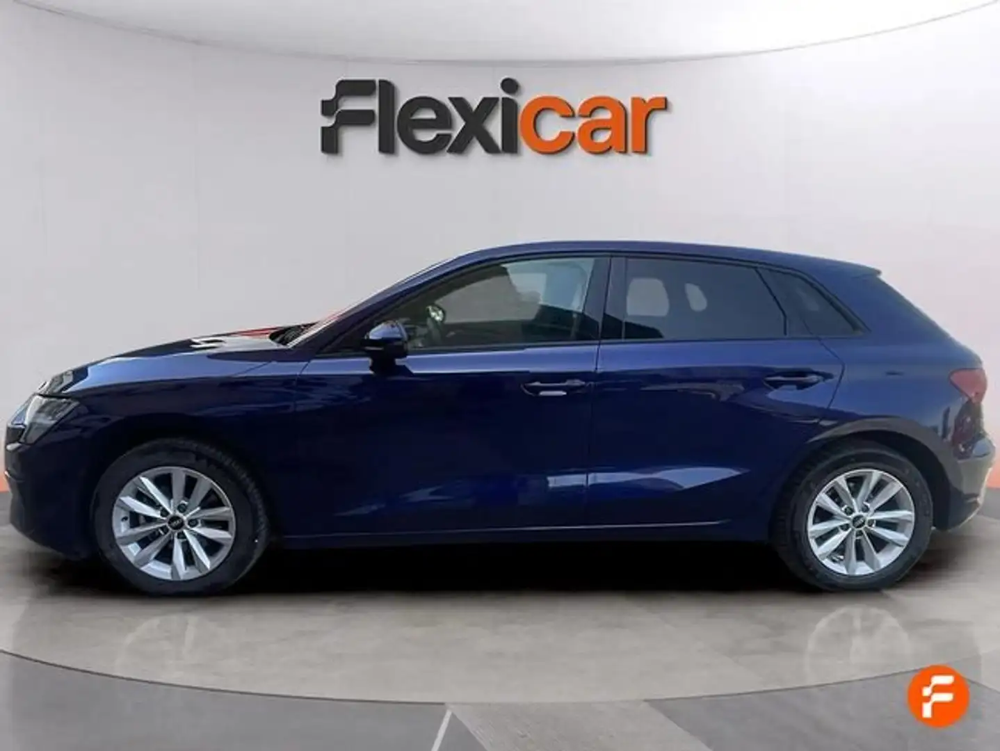 Audi A3 Sportback 30 TFSI 81kW (110CV) S tronic Bleu - 2