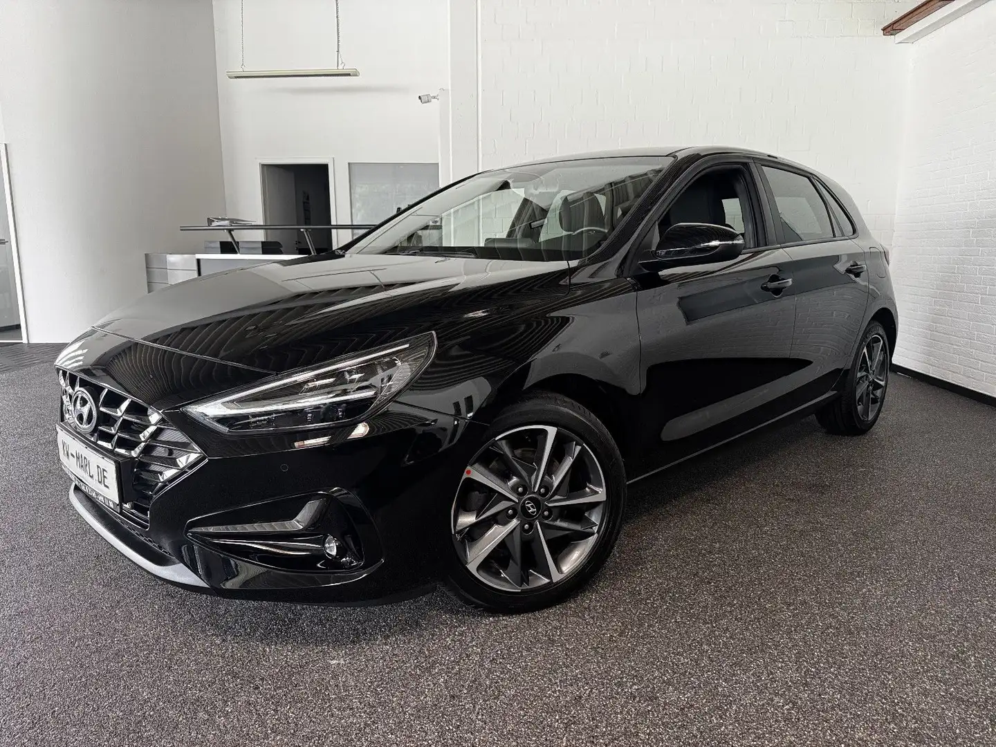 Hyundai i30 Connect & Go NAVI+CAM KLIMAAUTO WINTERRÄDER Noir - 2