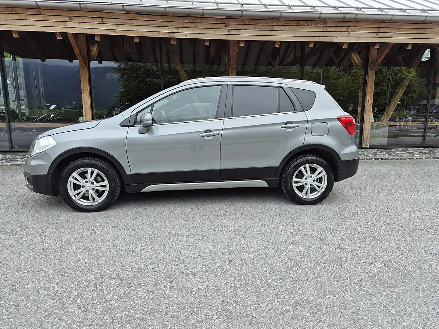 Suzuki SX4 S-Cross 1,6 DDiS Allgrip shine Gris - 2