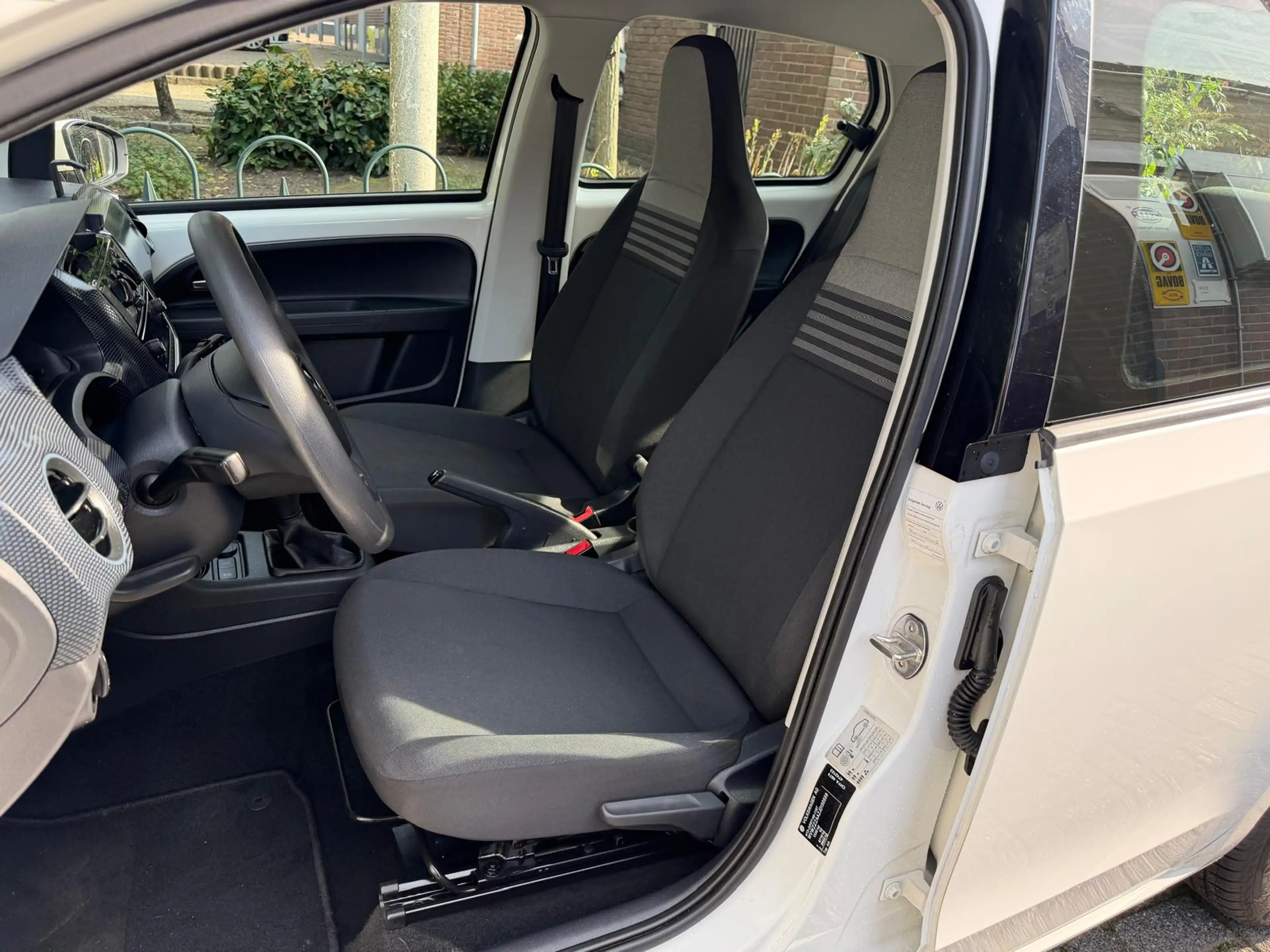 Volkswagen up! 1.0 BMT move up! — photo 10