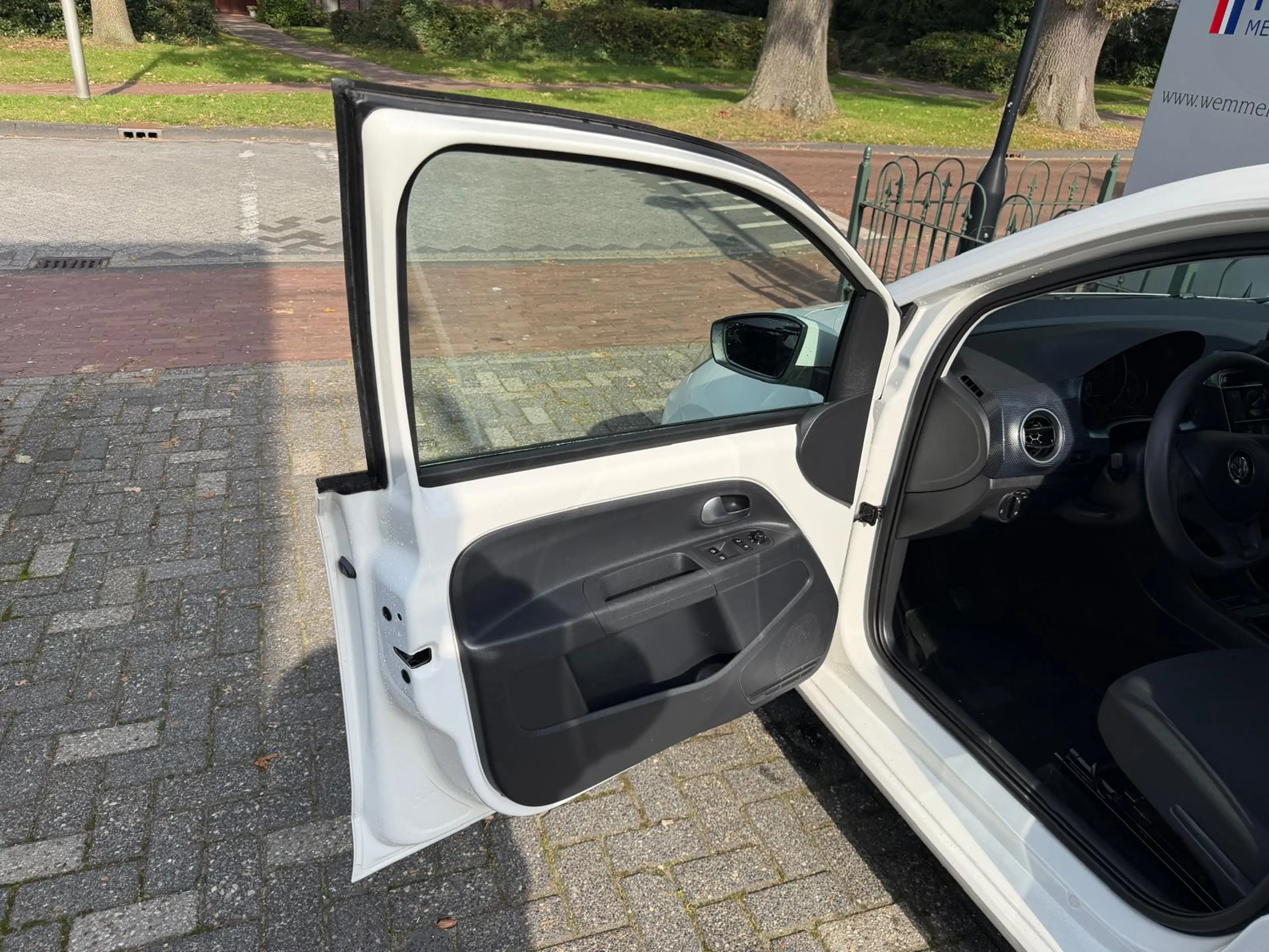 Volkswagen up! 1.0 BMT move up! — photo 6
