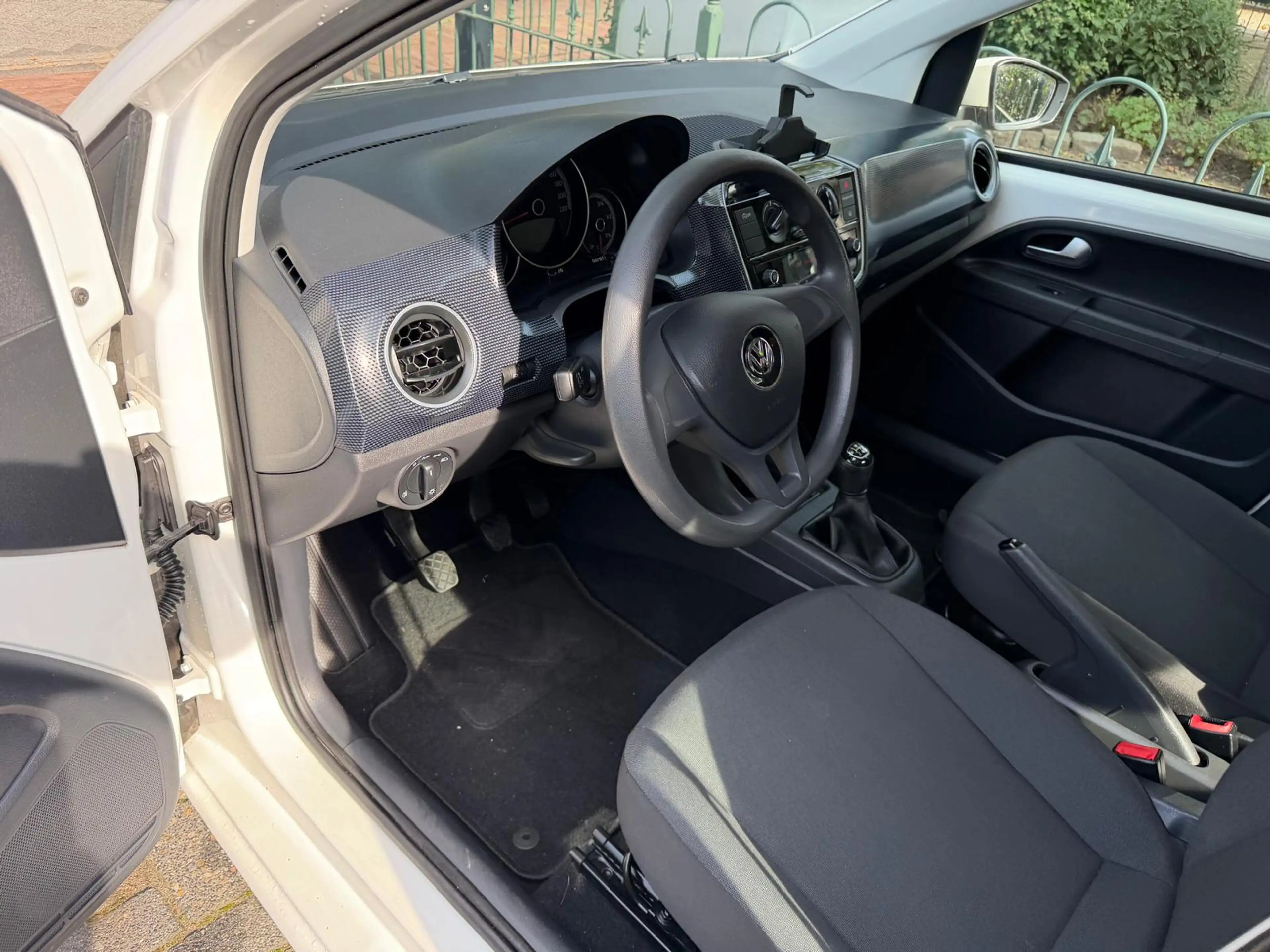 Volkswagen up! 1.0 BMT move up! — photo 11