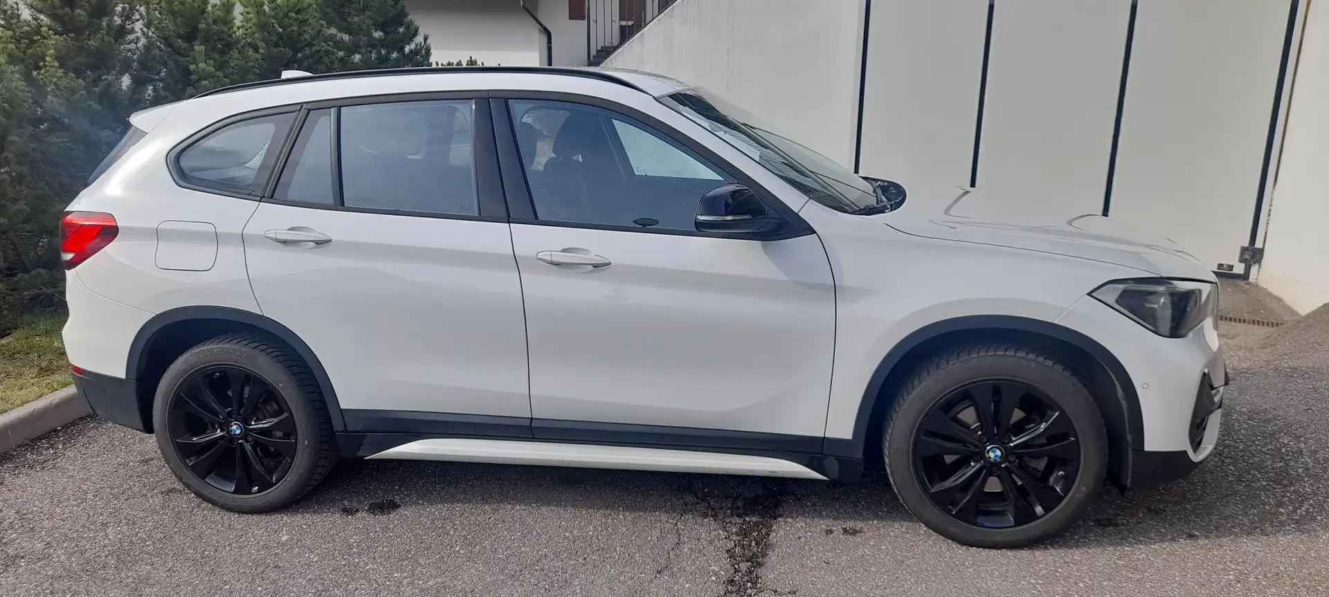 BMW X1 X1 xdrive18d Sport auto Bianco - 2