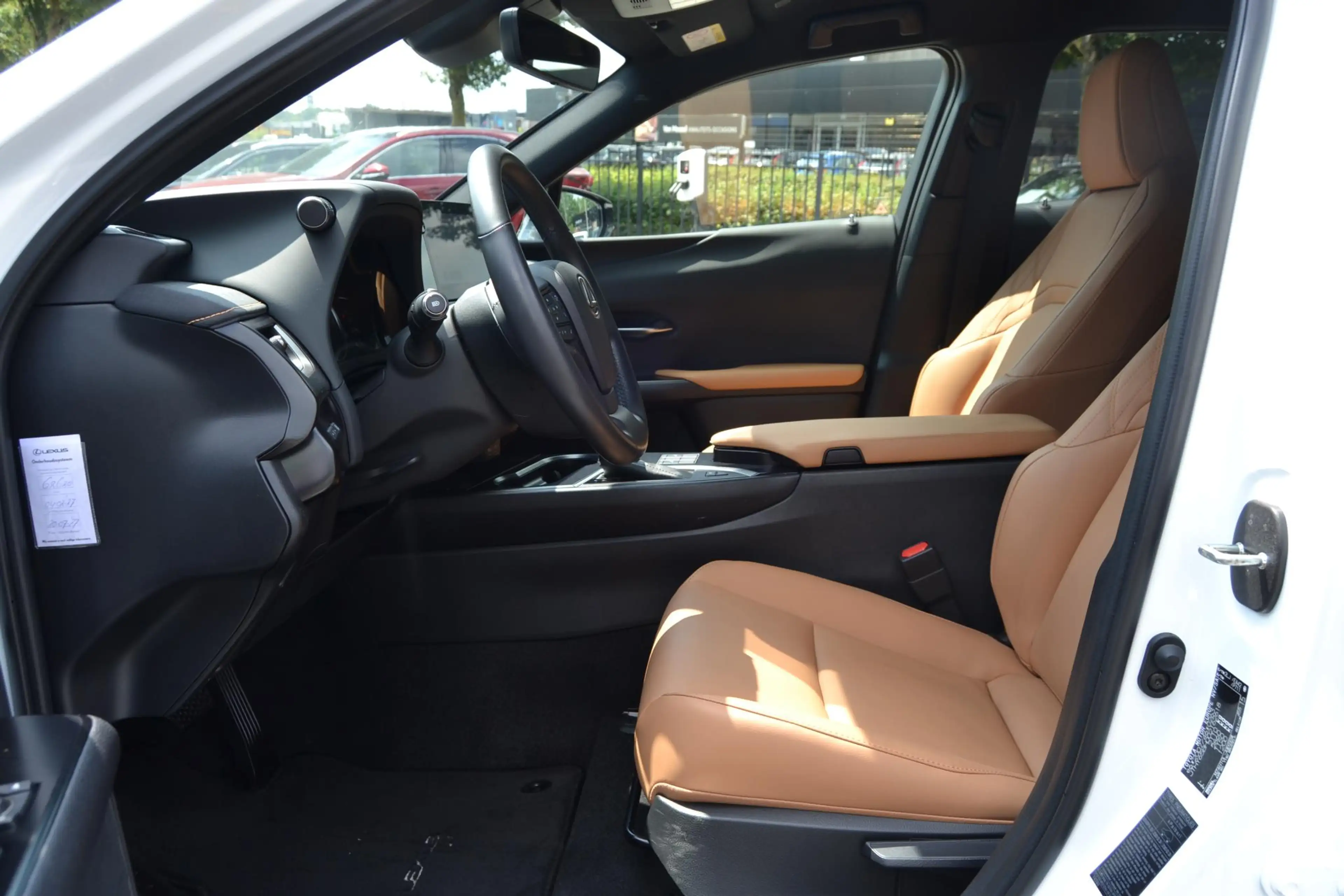 Lexus UX 250h F Sport Design NL-AUTO — photo 15