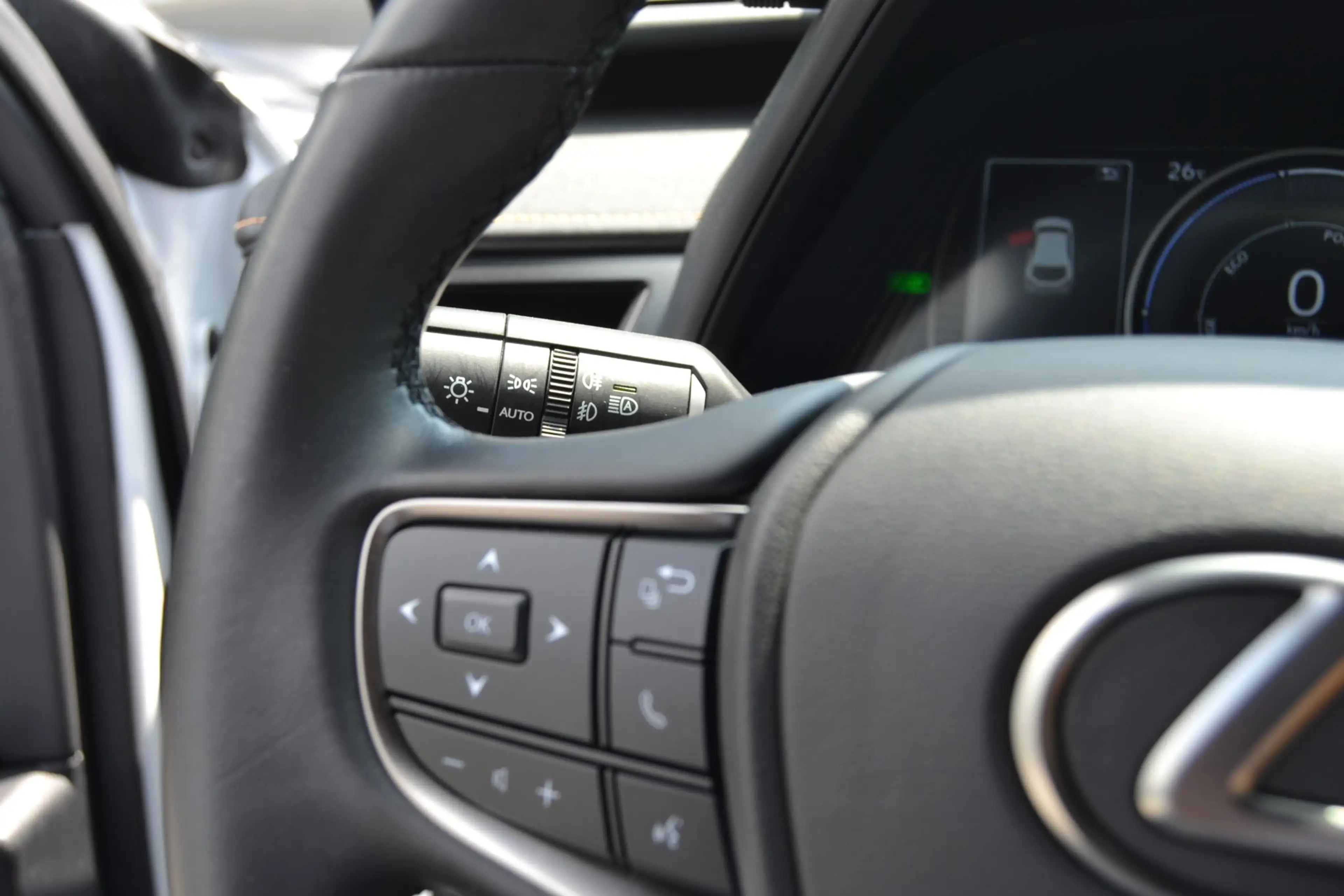 Lexus UX 250h F Sport Design NL-AUTO — photo 19