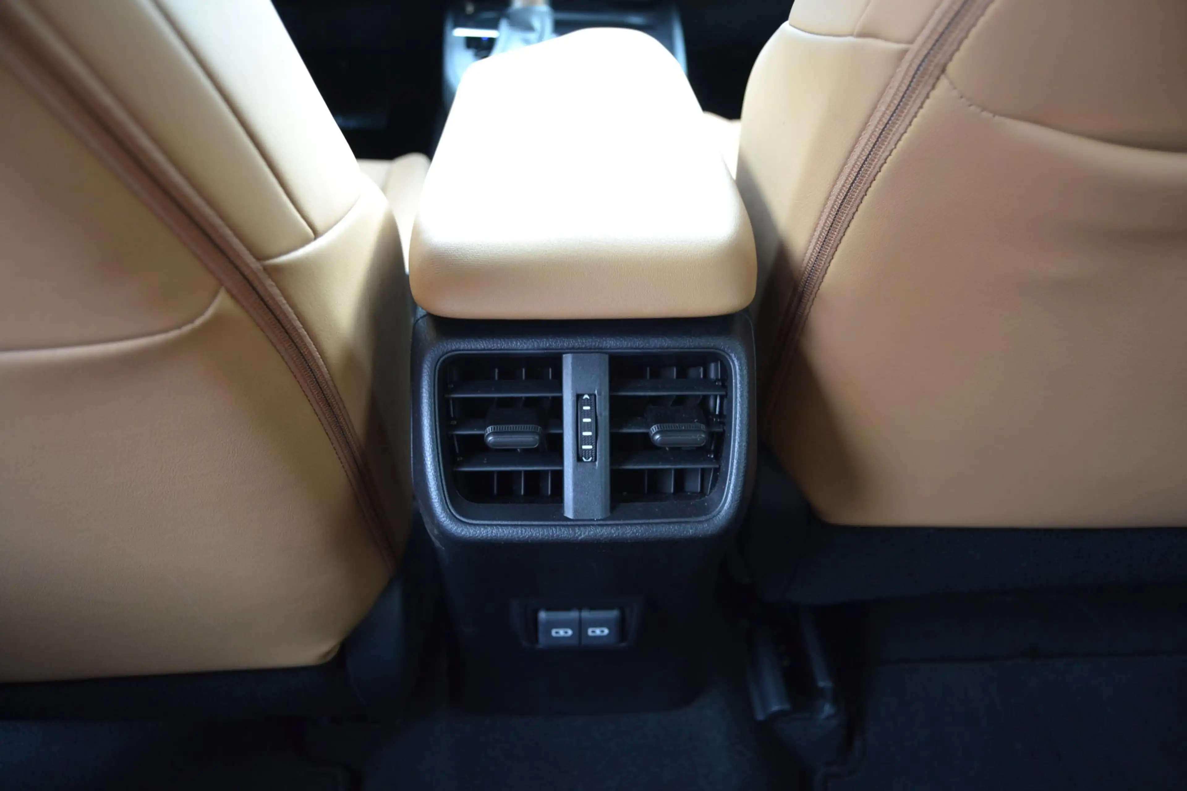 Lexus UX 250h F Sport Design NL-AUTO — photo 34
