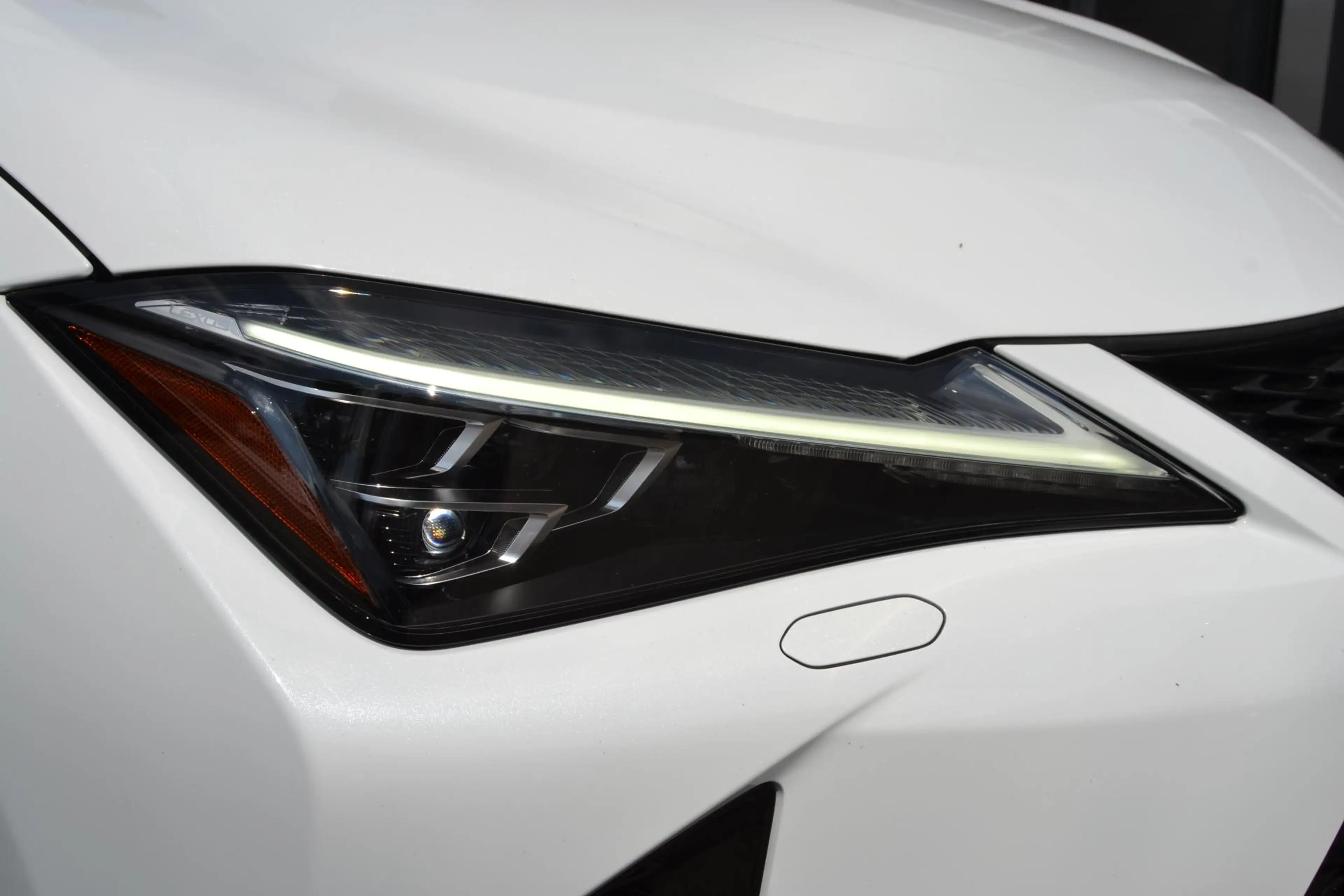 Lexus UX 250h F Sport Design NL-AUTO — photo 11