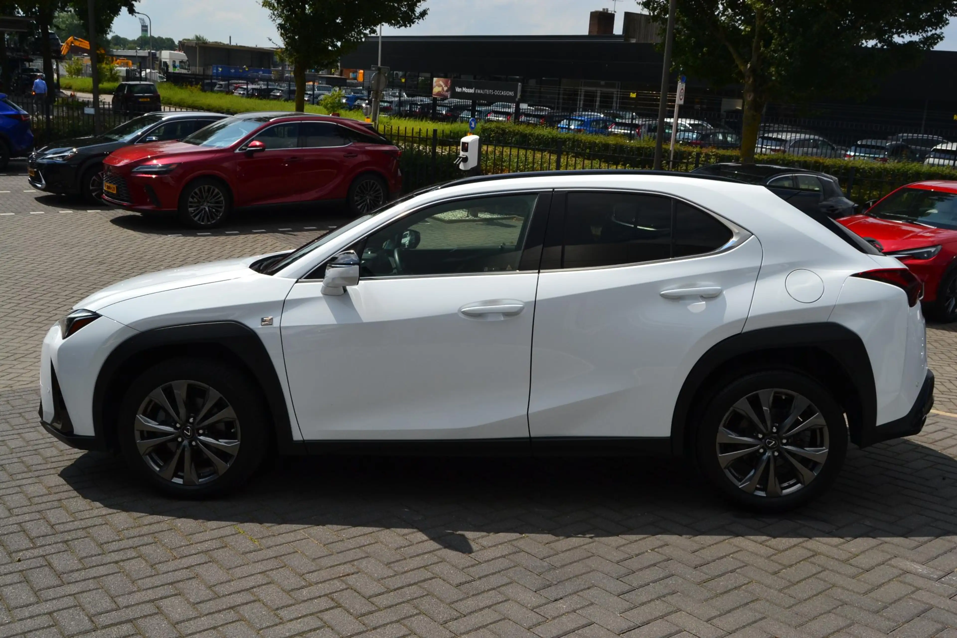 Lexus UX 250h F Sport Design NL-AUTO — photo 6