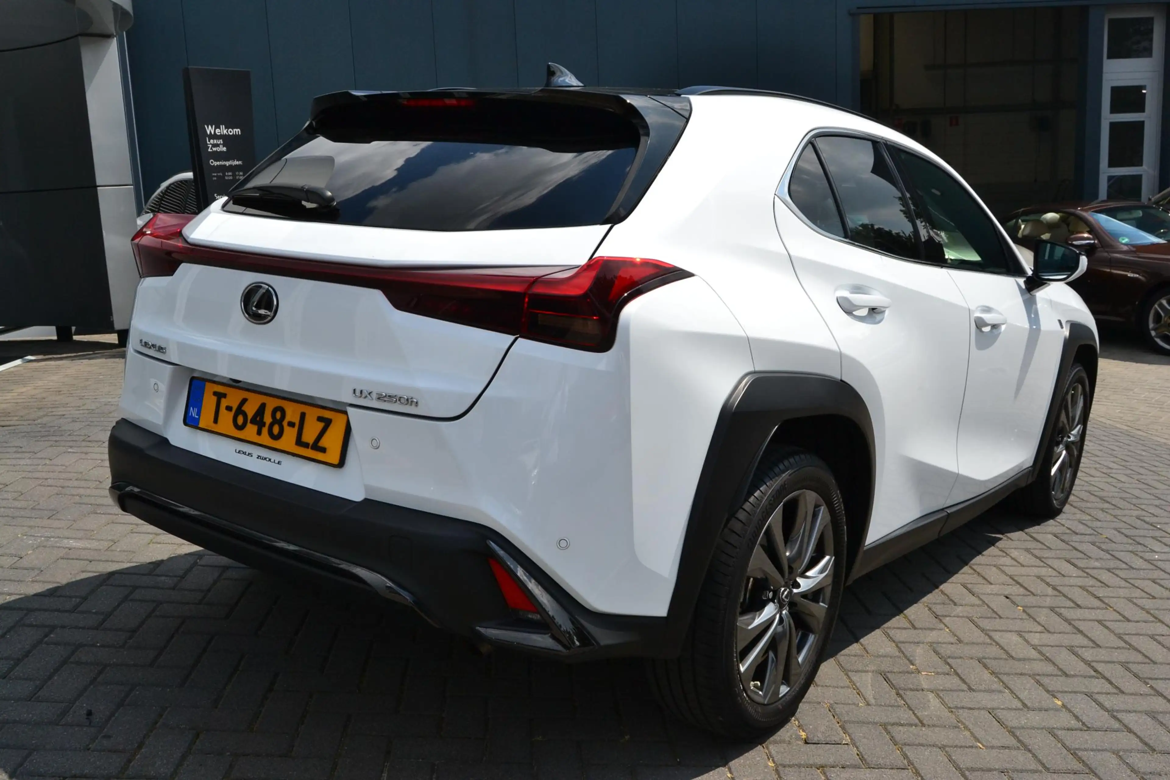 Lexus UX 250h F Sport Design NL-AUTO — photo 3
