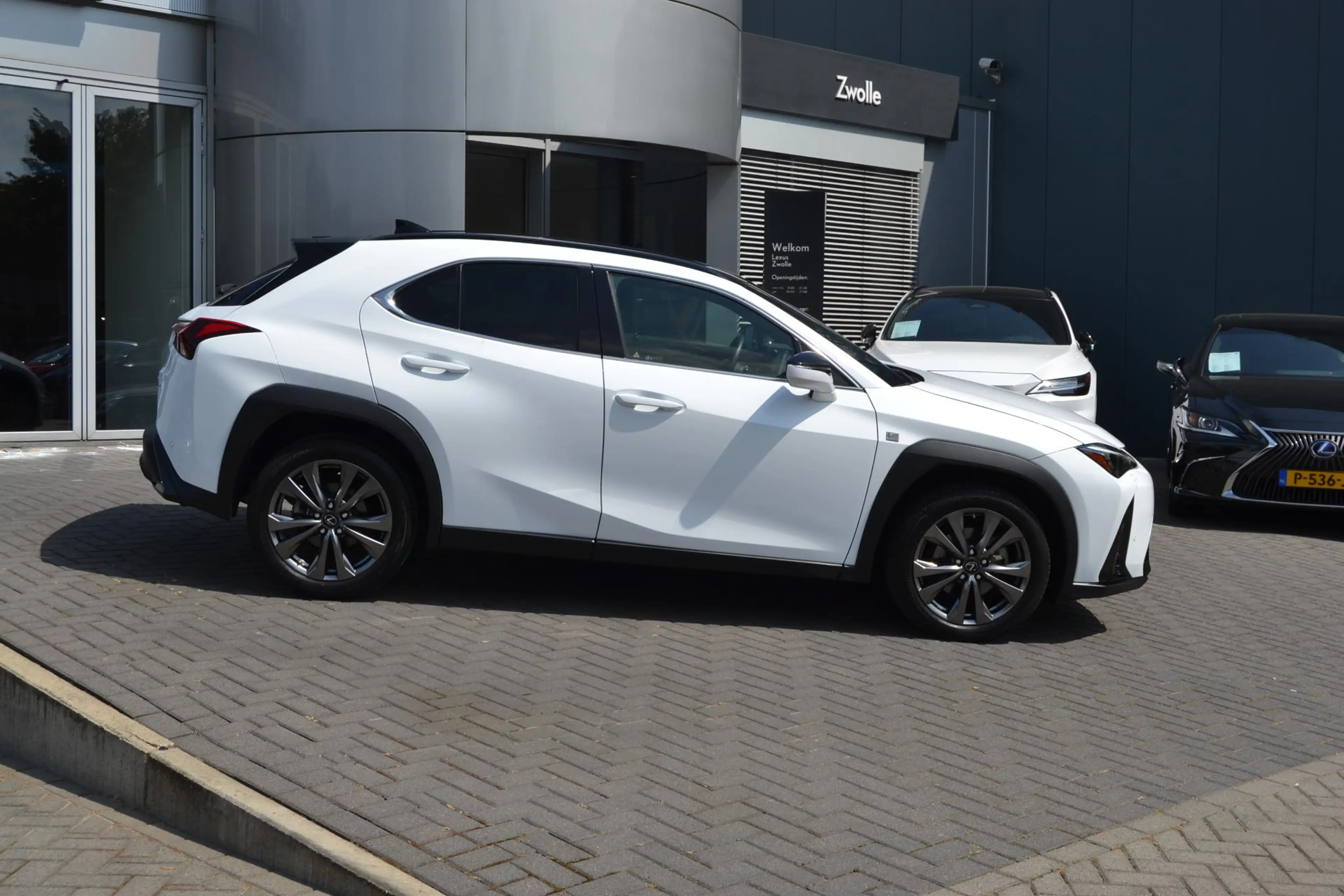 Lexus UX 250h F Sport Design NL-AUTO — photo 2