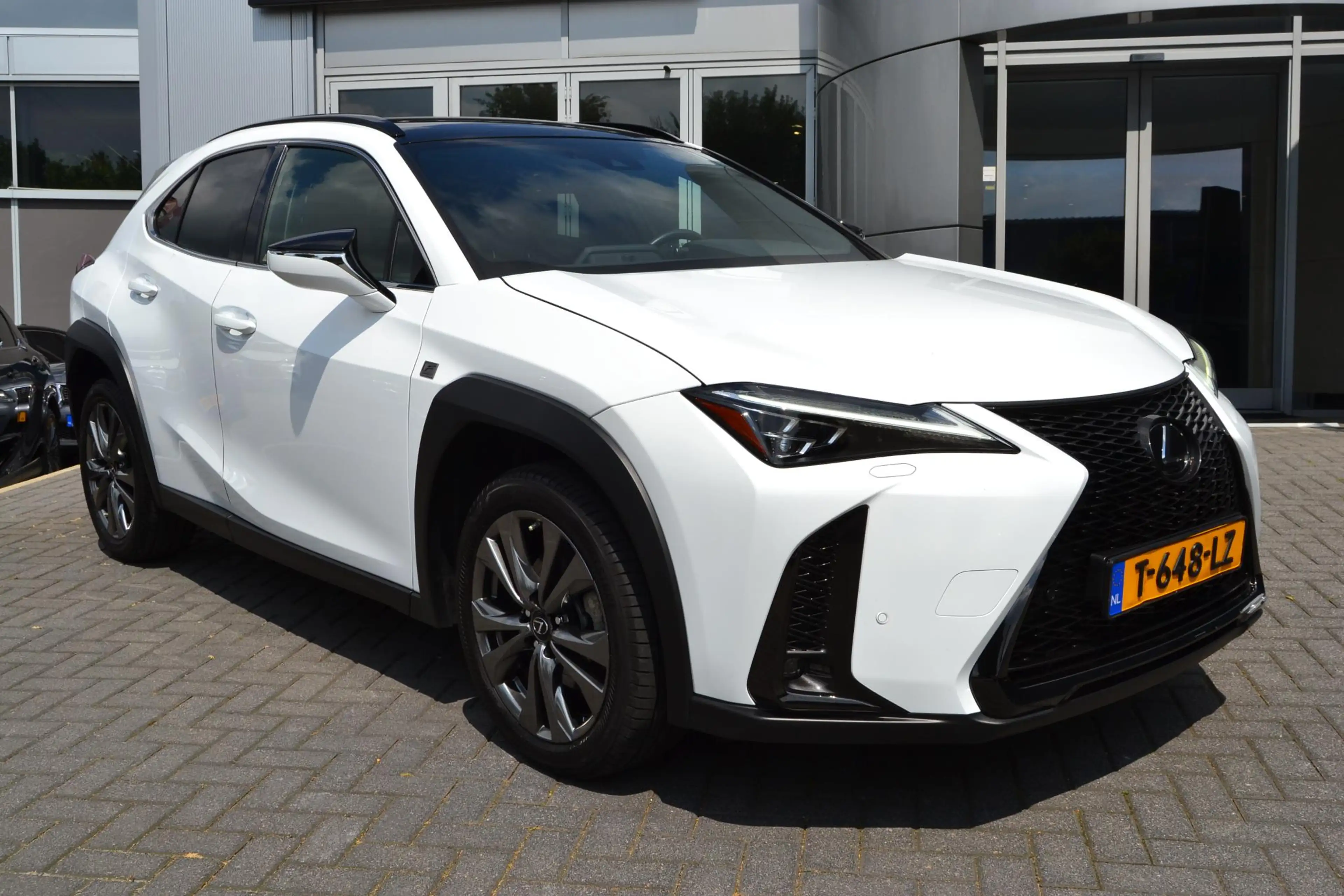 Lexus UX 250h F Sport Design NL-AUTO — photo 9