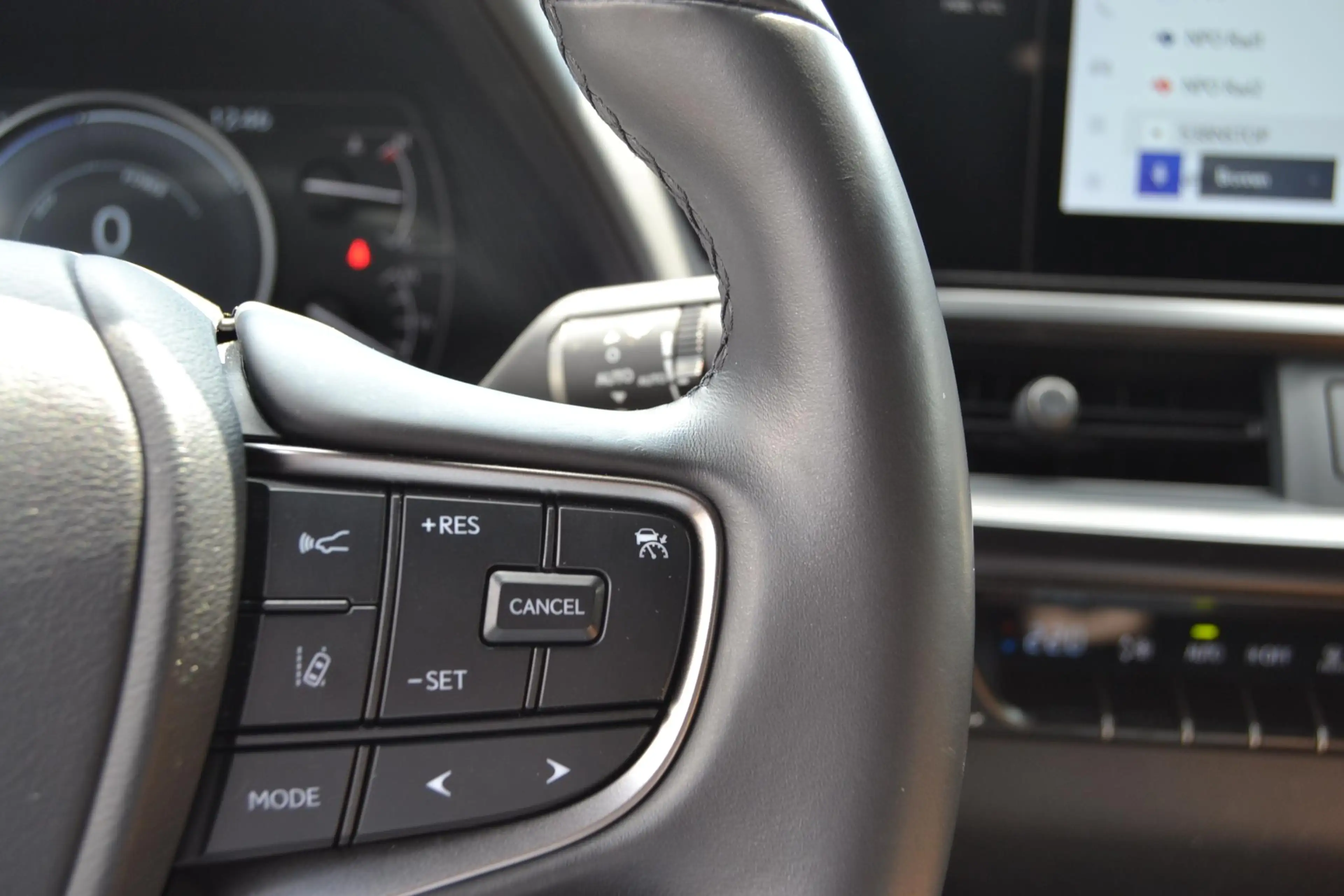Lexus UX 250h F Sport Design NL-AUTO — photo 20
