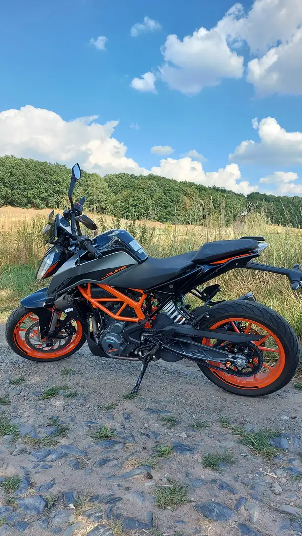 KTM 390 Duke 2022 Silver Srebrny - 2