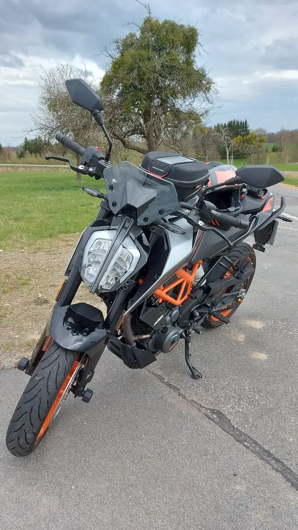 KTM 390 Duke 2022 Silver Srebrny - 1