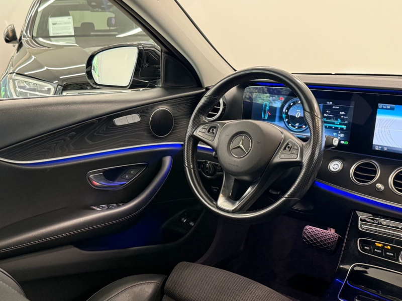 Mercedes-Benz E 350 d T Avantgarde Widescreen 360° AHK — photo 12