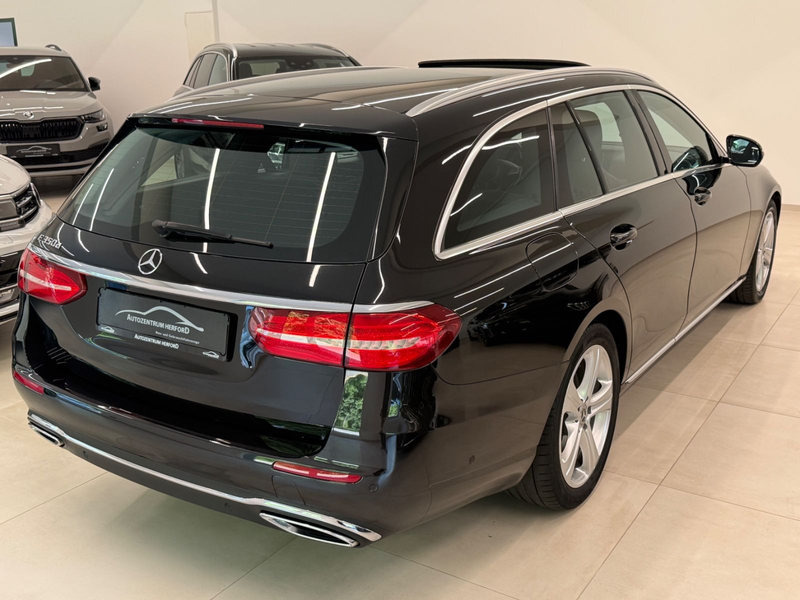 Mercedes-Benz E 350 d T Avantgarde Widescreen 360° AHK — photo 6