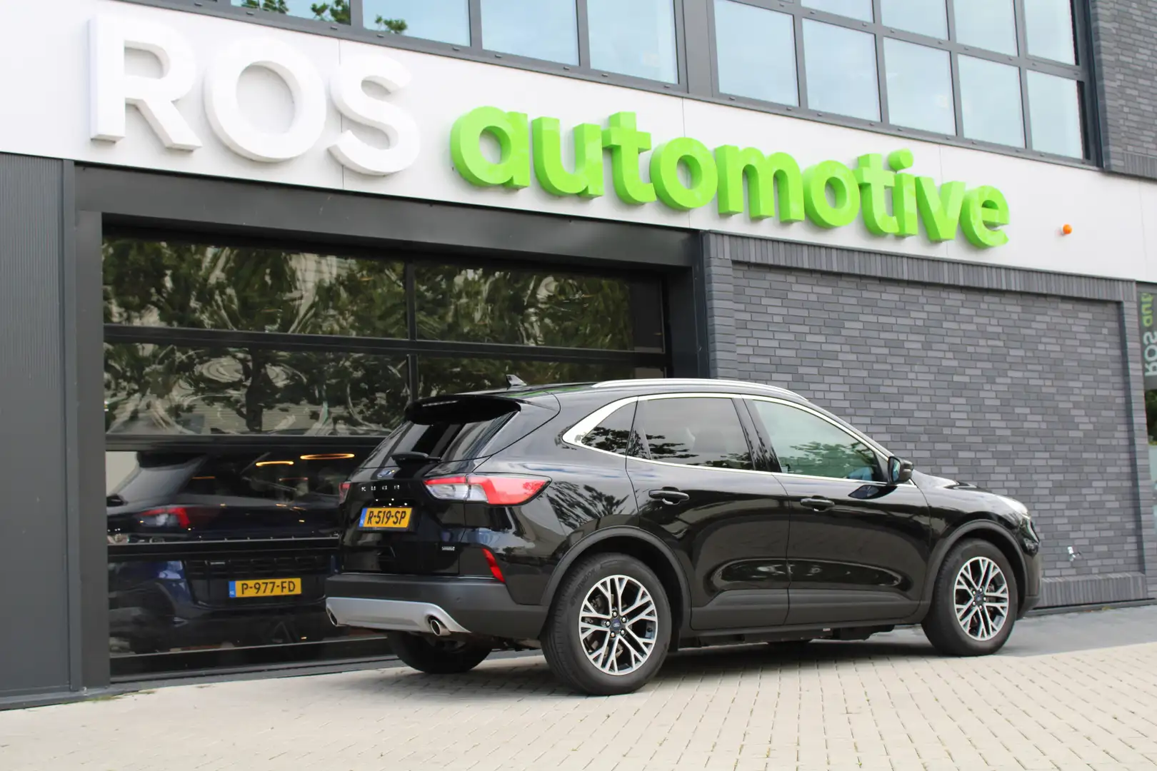 Ford Kuga 2.5 PHEV Titanium X | B&O | STOEL+STUURVERWARMING Zwart - 2