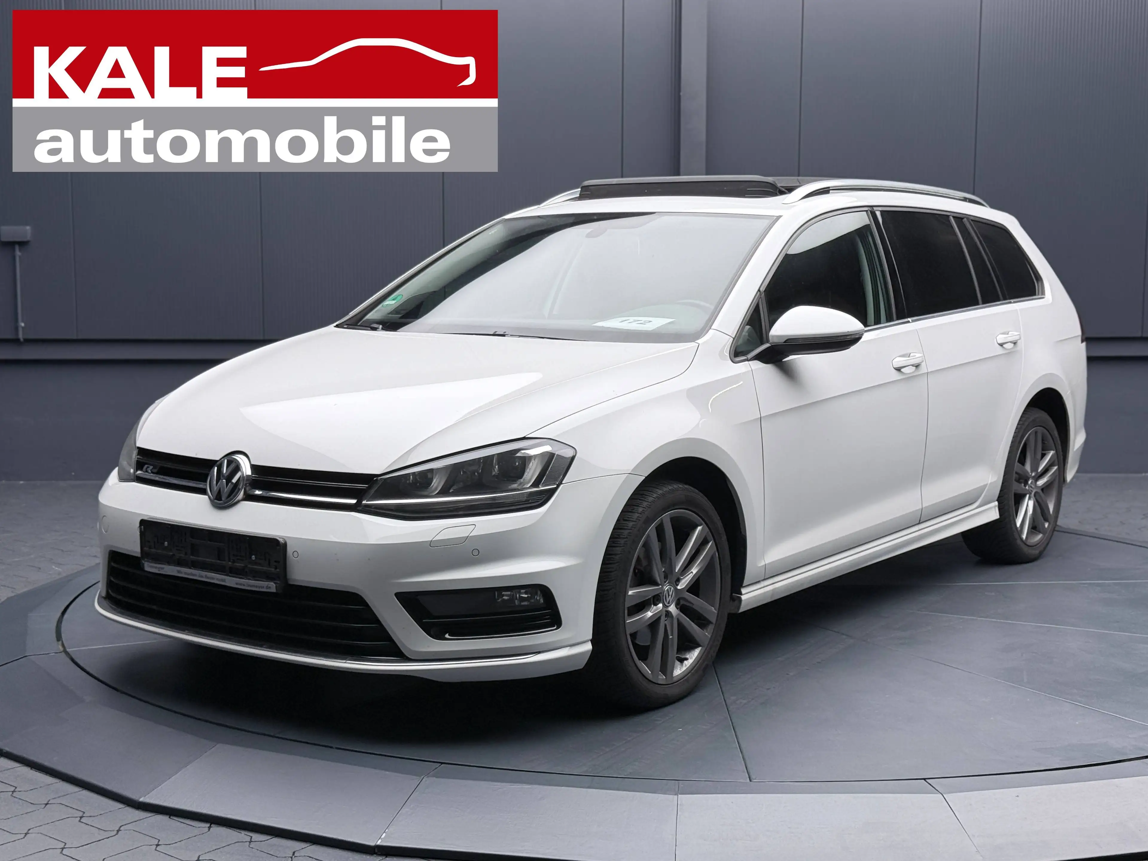 Volkswagen Golf Variant Highline/R-Line *PANORAMA*DynAudio*Massage*T-LEDER*